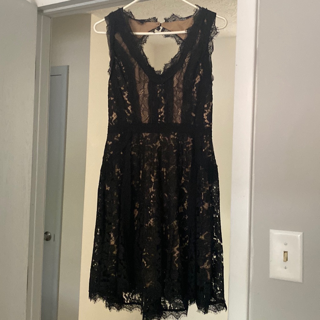 Black Lace Keyhole Back Dress